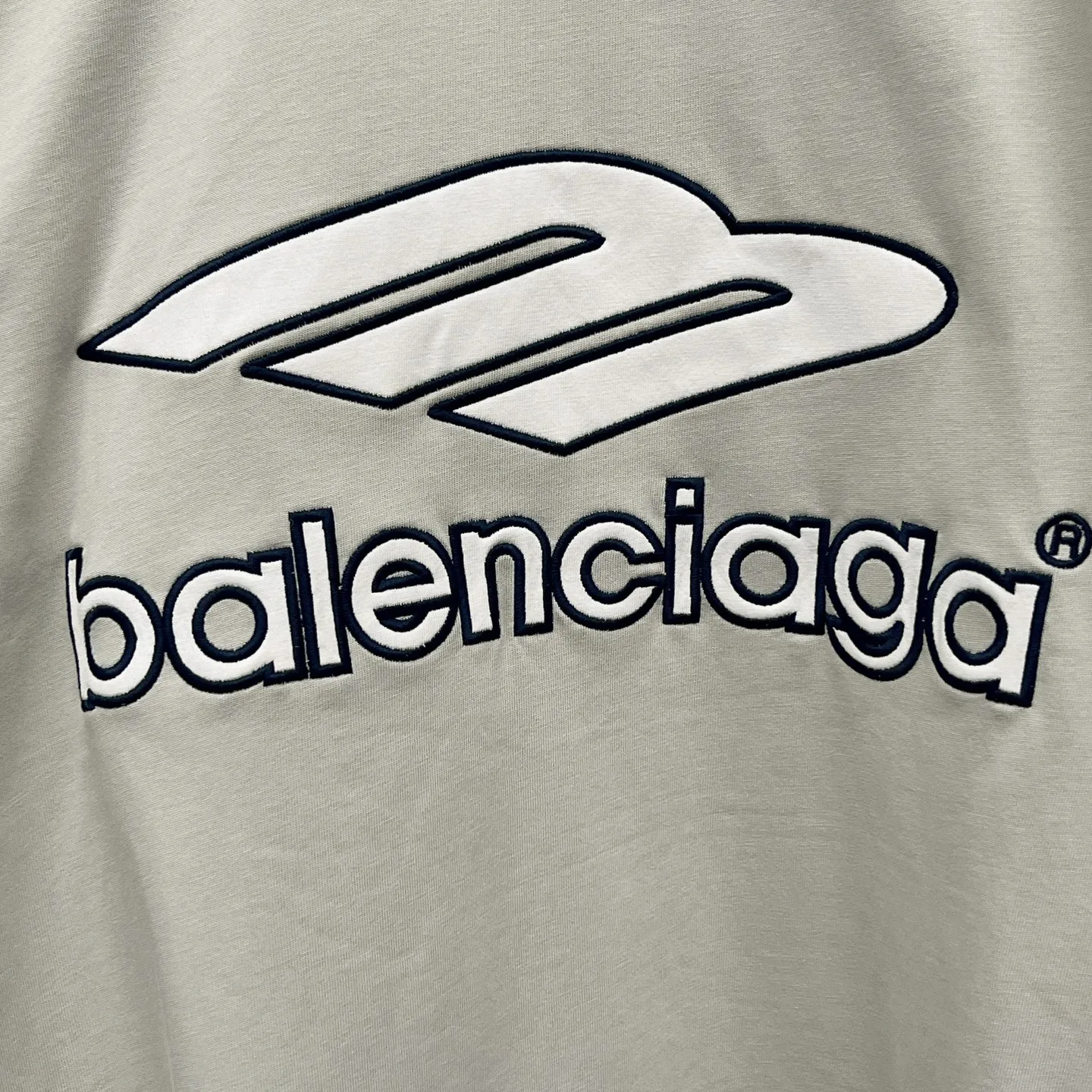 💰P135 【 . Quality】BALENCI*GA/ FOo TBALLSeries 。 3B V T 。 ， ， 。 SS 26 New Arrival。 ， 。 。 Authentic ， 。 。 260 ， . ， 。 。 ， 。 ， ， 。 。 。 OS . Same Style ：BL 265098 ：Black，Blue， Size：XS S M L
